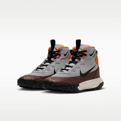 Nike Terrascout Big Kids' Boots with Reflective Accents