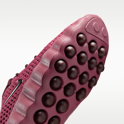 Nike Mind 002 Women's Pregame Shoes